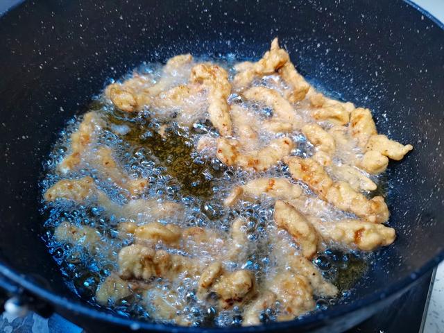 正宗糖醋汁的比例，糖醋汁正宗比例（这才是糖醋排骨正宗又好吃的做法）