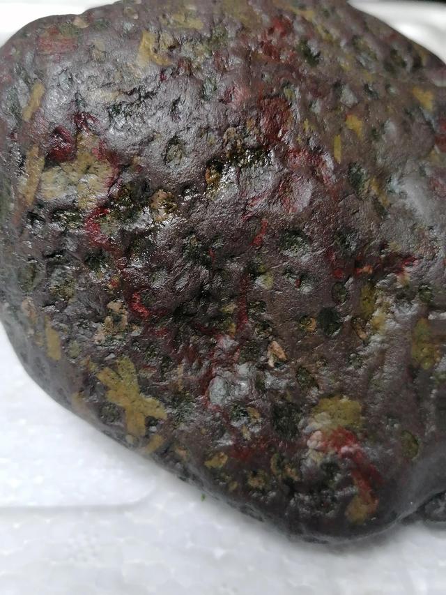 橄榄石石铁陨石,橄榄石铁陨石的特征与磁性 橄榄石石铁陨石,橄榄石铁陨石的特征与磁性