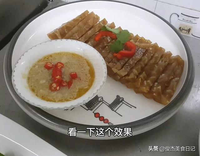 制作肉皮冻方法，做肉皮冻的快速方法（这才是猪皮冻的正确做法）