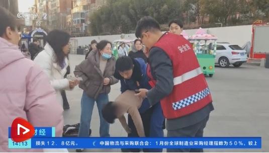 肥胖老人急救模型(老年人急救视频)