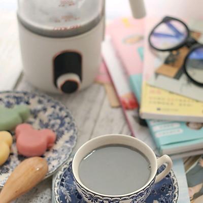 石磨花生豆浆怎么做好吃，大厨教我的藜麦黑芝麻豆浆的做法