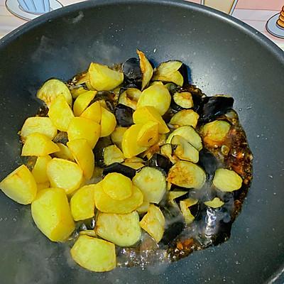 家常地三鲜做法，家庭版的地三鲜简单做法