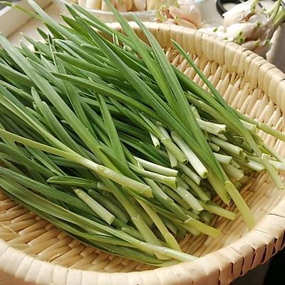 蒜苗炒鸡蛋怎么炒，蒜苗炒鸡蛋的简单做法（原来诀窍在这里）
