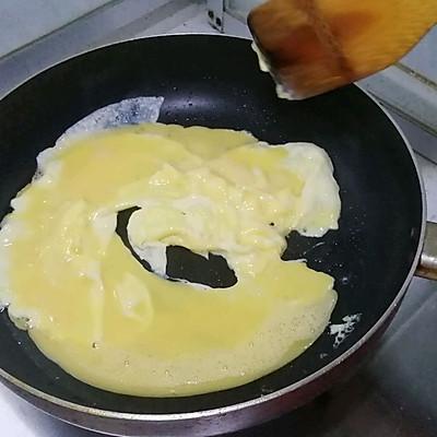 蒜苗炒鸡蛋怎么炒，蒜苗炒鸡蛋的简单做法（原来诀窍在这里）