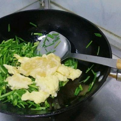 蒜苗炒鸡蛋怎么炒，蒜苗炒鸡蛋的简单做法（原来诀窍在这里）