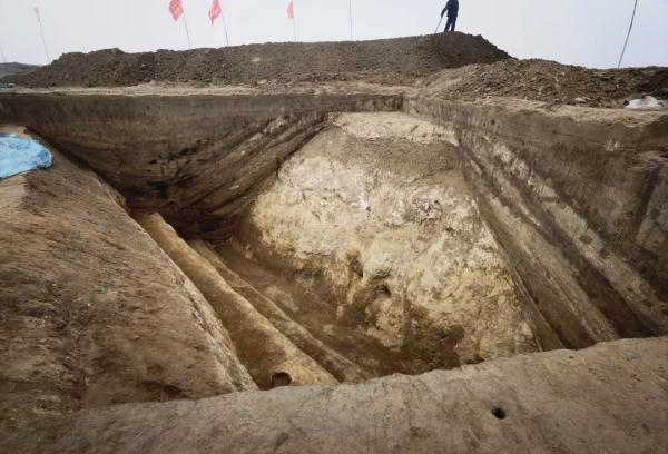 石刃，贵州青龙偃月刀出土