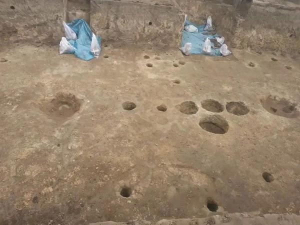 石刃，贵州青龙偃月刀出土