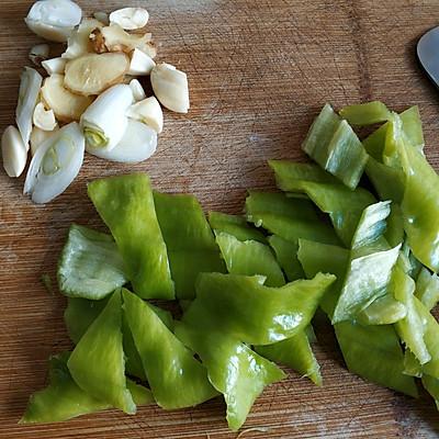 东北茄子炖土豆，茄子炖土豆家常做法东北