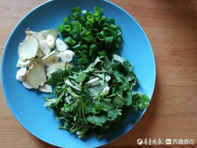 羊汤馆做汤方法，羊汤怎么熬才能汤鲜味美不膻不腻