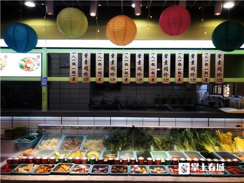 昆明最有名小吃一条街，从街头转向商场（老昆明网红小吃街在哪）