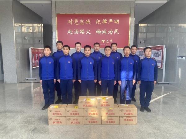 90后消防员称跟战友是生死相依，消防员杜宝珠代烈士膝前尽孝6年多