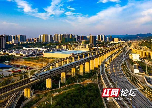 最新怀化高铁规划，湖南这座城市花大代价建高铁新城