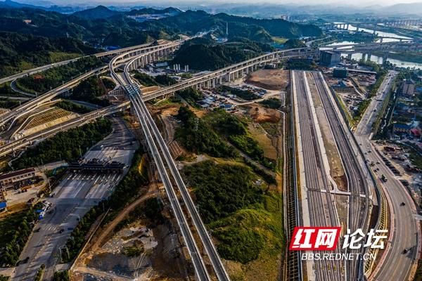 最新怀化高铁规划，湖南这座城市花大代价建高铁新城