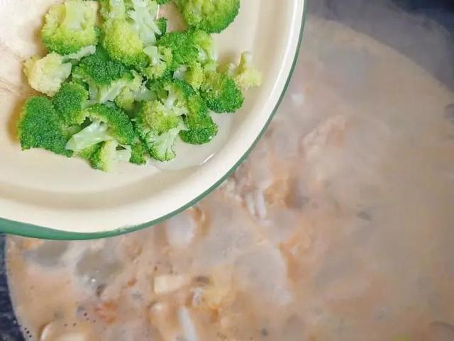 菌菇豆腐汤的家常做法大全，健康营养菌菇豆腐汤