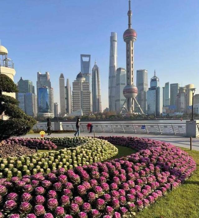 上海外滩夜景图片，外滩夜景美丽迷人让人流连忘返（上海市外滩夜景）