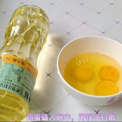 鸡蛋炒蒜黄的做法，大厨不会告诉你的蒜黄炒鸡蛋小窍门（蒜黄炒鸡蛋最简单做法）