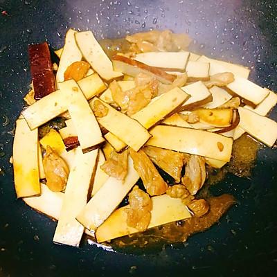 炒豆干的家常做法，豆干怎么炒好吃家常做法大全（来试试这种烹饪方式）