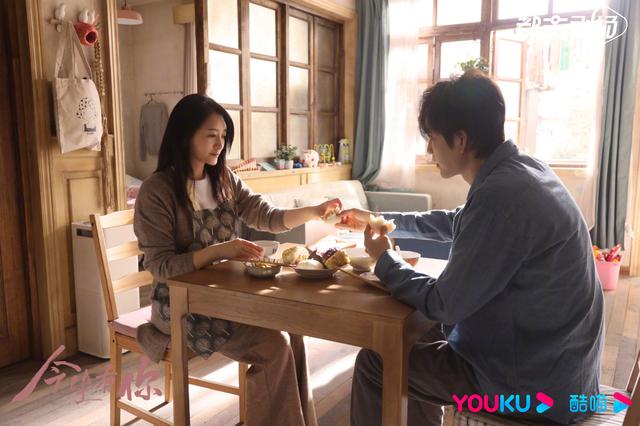 钟汉良李小冉三度合作分别是哪些，李小冉一改与钟汉良合演熟龄虐恋剧《今生有你》化身美艳职业妇女