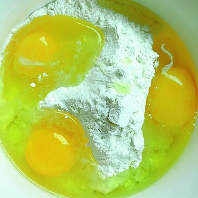 大席上的鸡蛋块做法，小葱鸡蛋饼