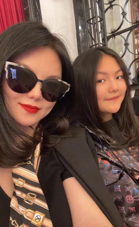李湘女儿近照李湘晒王诗龄近照，李湘回应王诗龄汉服造型