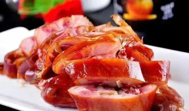 最好吃的成都麻辣烤兔，喜欢抱着呲牙咧嘴的它