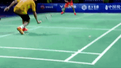 羽毛球拍如何选择适合自己，羽毛球拍怎么选