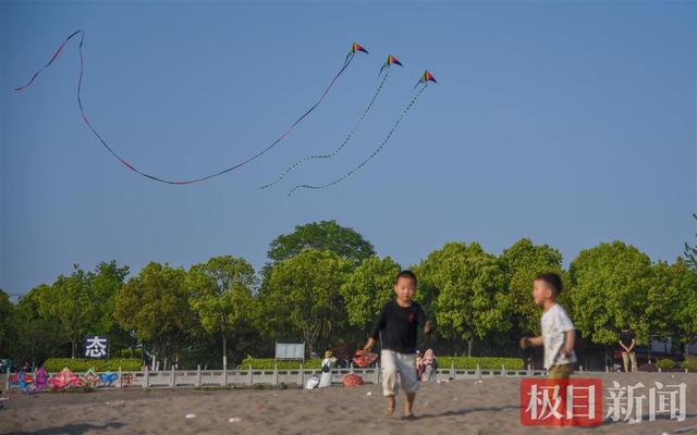 荆州重点发展旅游，湖北荆州荆江流