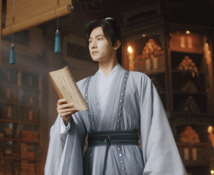 杨洋刻在骨子里的绅士温暖又帅气，他的脸耽误大家看剧了