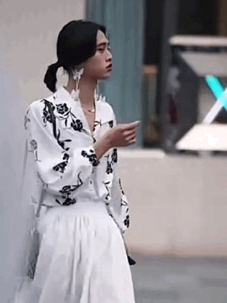 成都街拍秋冬天，成都街拍的娘味儿十足