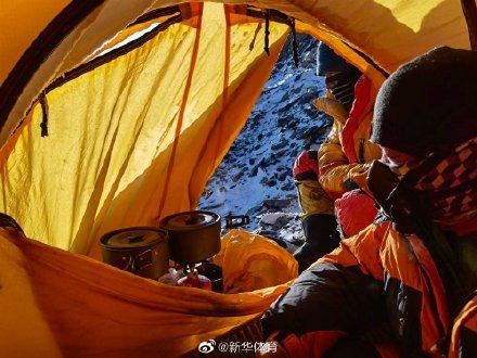 个人攀登珠峰，登顶珠峰寻找自我