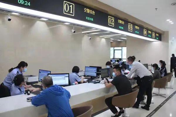 车管所周六日上班吗，郑州车管所服务大厅周六上班吗