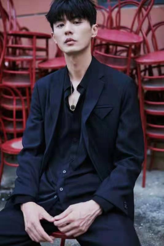 请叫我总监谭松韵家里各种奖项，谭松韵9部热播剧你看过几部