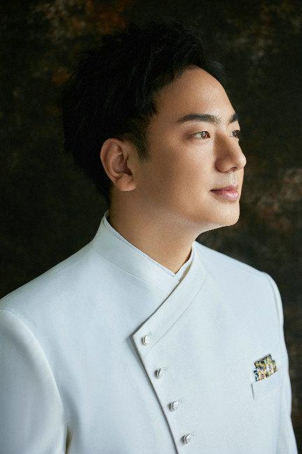 海来阿木经典歌曲，海来阿木最经典的五首歌曲（海来阿木《阿果吉曲》终于听到现场版了）