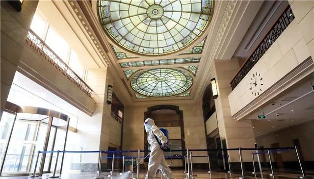 新入驻小区物业管家，物业管家驻守写字楼的两个月