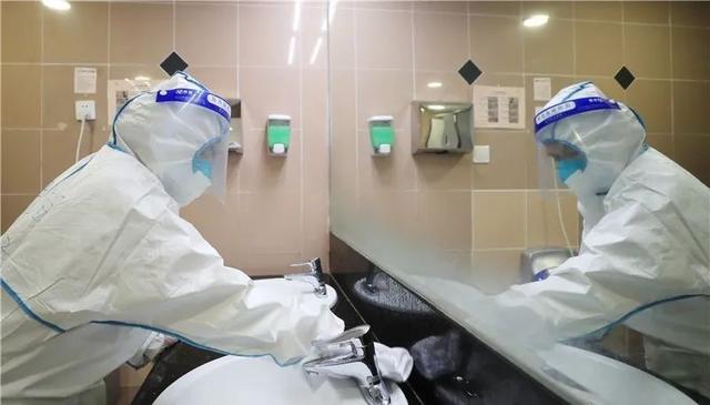 新入驻小区物业管家，物业管家驻守写字楼的两个月