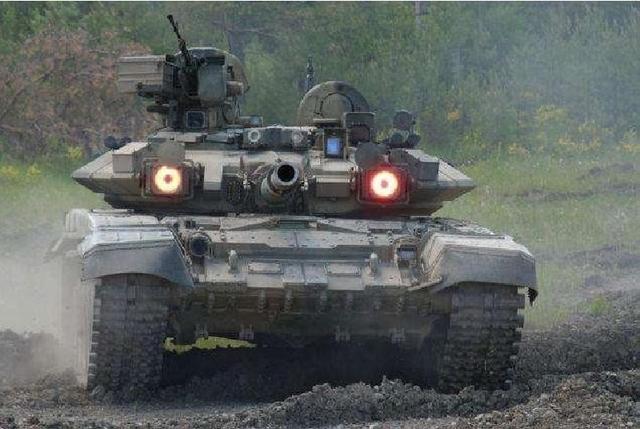 t-90坦克不带附加装甲，T-90坦克被称为大眼萌妹