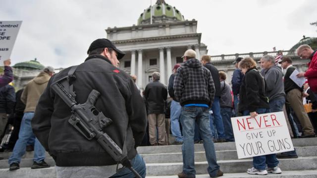 美国枪支标准，盘点美国军、警、特的10大制式手枪