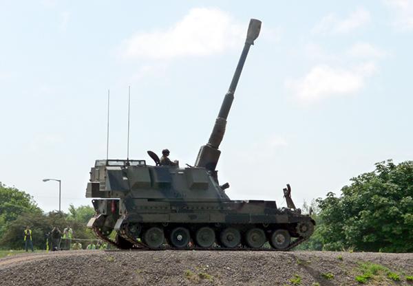 俄乌冲突中的火炮运用，这款“老炮儿”