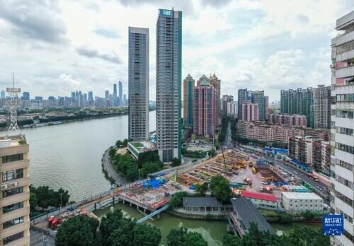 广州地铁11号线建设进展，地铁10号线滨江东路站开始浇筑底板