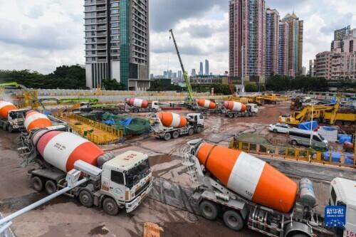 广州地铁11号线建设进展，地铁10号线滨江东路站开始浇筑底板
