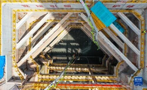 广州地铁11号线建设进展，地铁10号线滨江东路站开始浇筑底板