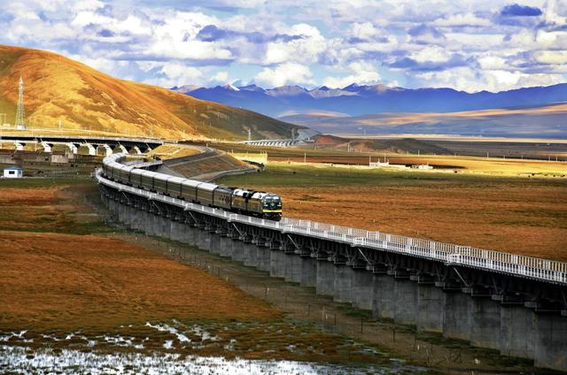 青藏铁路线路图，青藏铁路的走向（青藏铁路全线开始改造）
