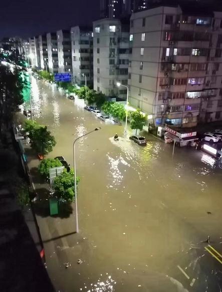 今天的你被雨淋湿了吗，广西近期暴雨预报