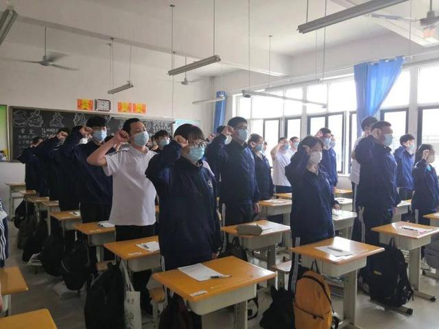 招远市一中中考现场，加油少年招远市4466名学子逐梦中考考场