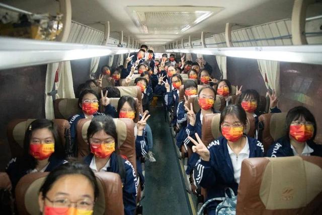 招远市一中中考现场，加油少年招远市4466名学子逐梦中考考场