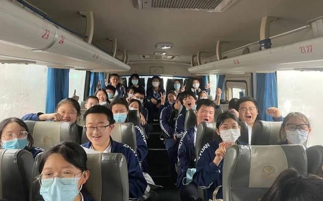 招远市一中中考现场，加油少年招远市4466名学子逐梦中考考场