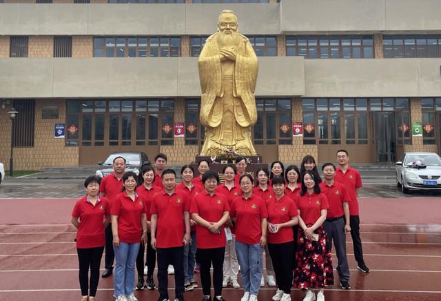 招远市一中中考现场，加油少年招远市4466名学子逐梦中考考场