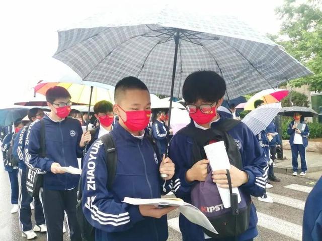 招远市一中中考现场，加油少年招远市4466名学子逐梦中考考场