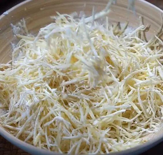 煎土豆丝饼怎么做，超简单的香煎土豆丝饼