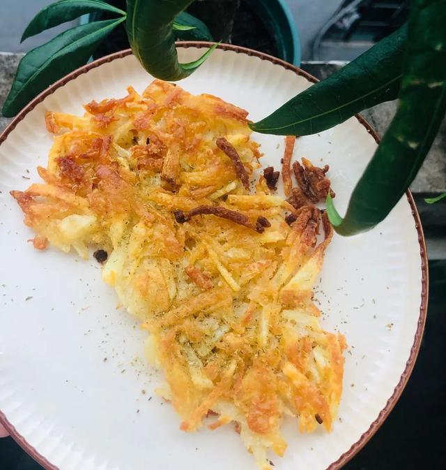 煎土豆丝饼怎么做，超简单的香煎土豆丝饼